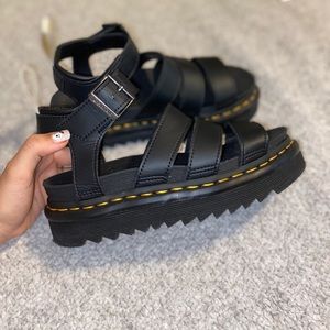 Dr. Martens vegan blaire sandal - NEW